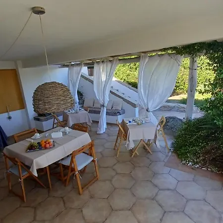 Bed and Breakfast Li Petri Manni