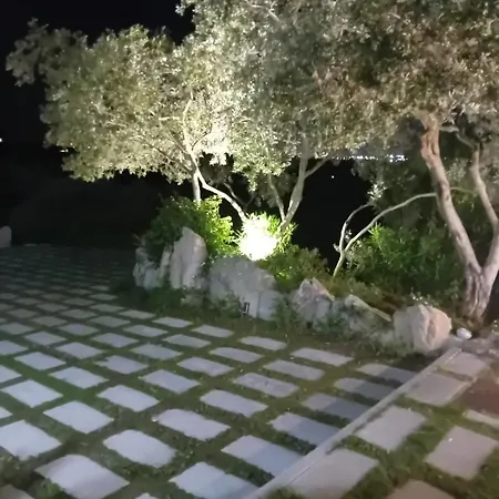 Li Petri Manni Bed and Breakfast Όλμπια